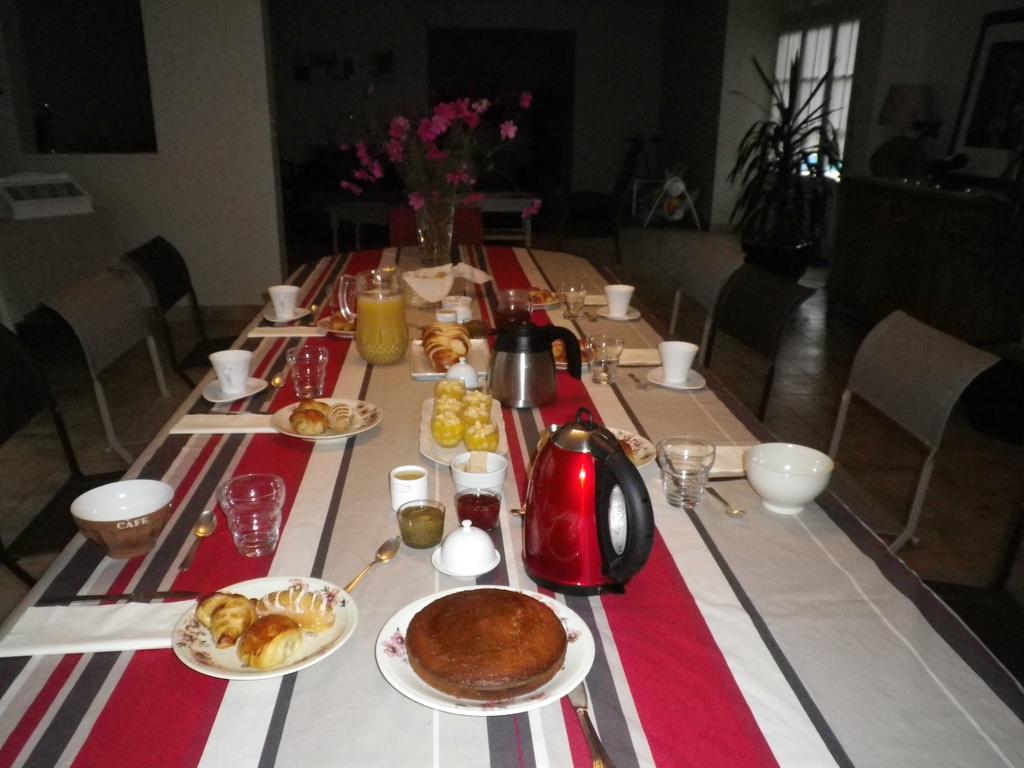 Hôtel logis du jacquelin à Doussay Extérieur photo