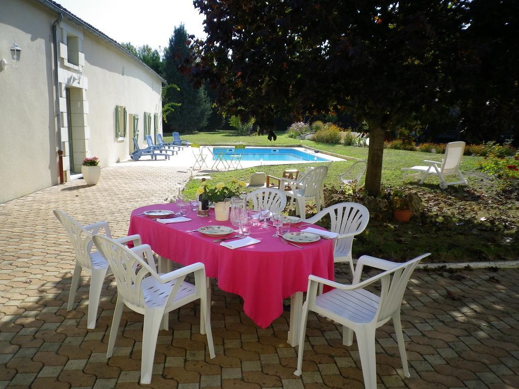 Hôtel logis du jacquelin à Doussay Extérieur photo